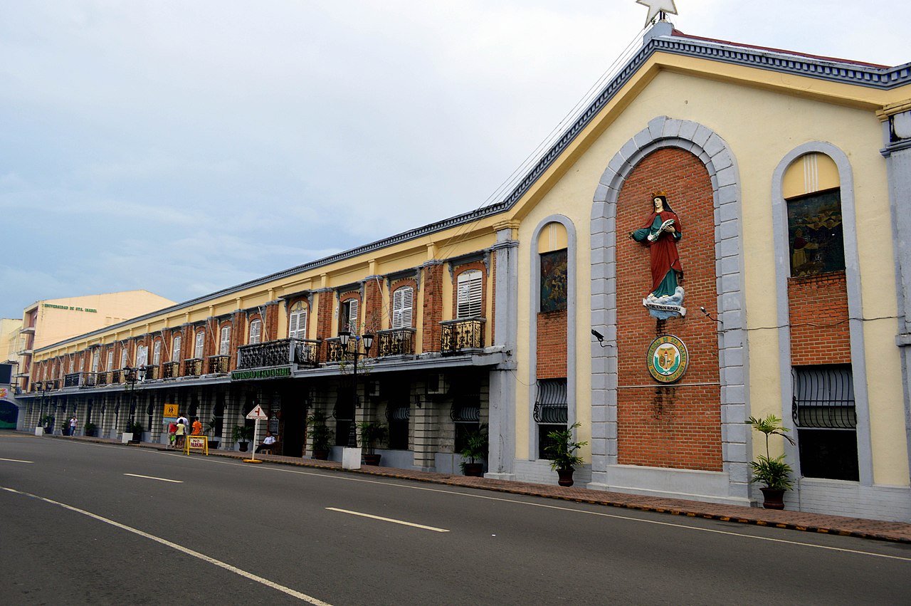  Universidad de Santa Isabel College of Medicine 